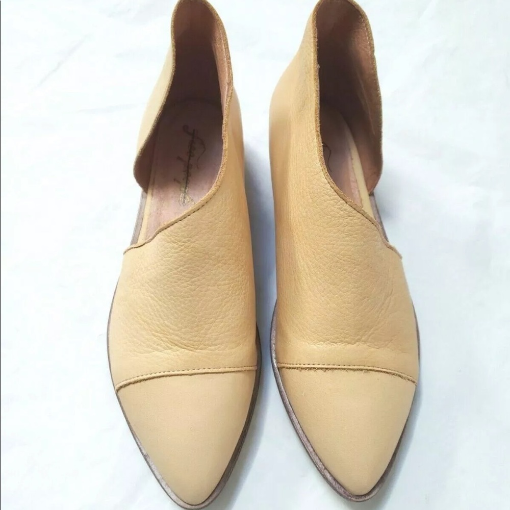 Free People Royale Flats size US 7 or 37